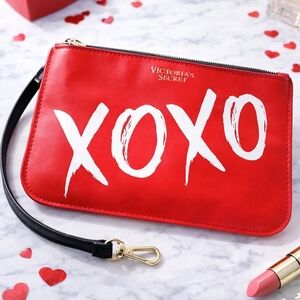 Victoria’s Secret Red XOXO Wristlet Zip Pouch NWOT